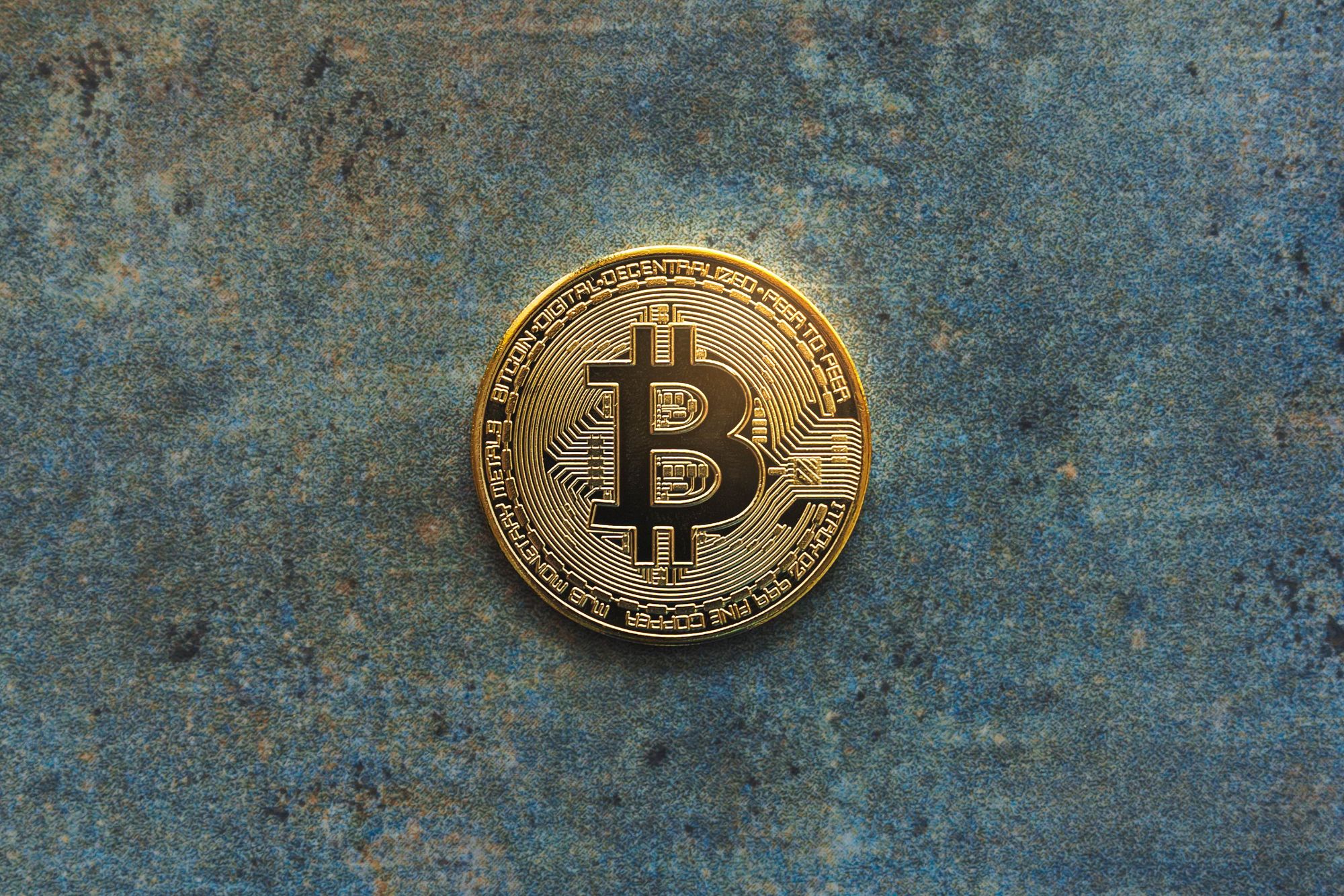 ЦБ ограничил срок жизни P2P-сделок с криптовалютой в России