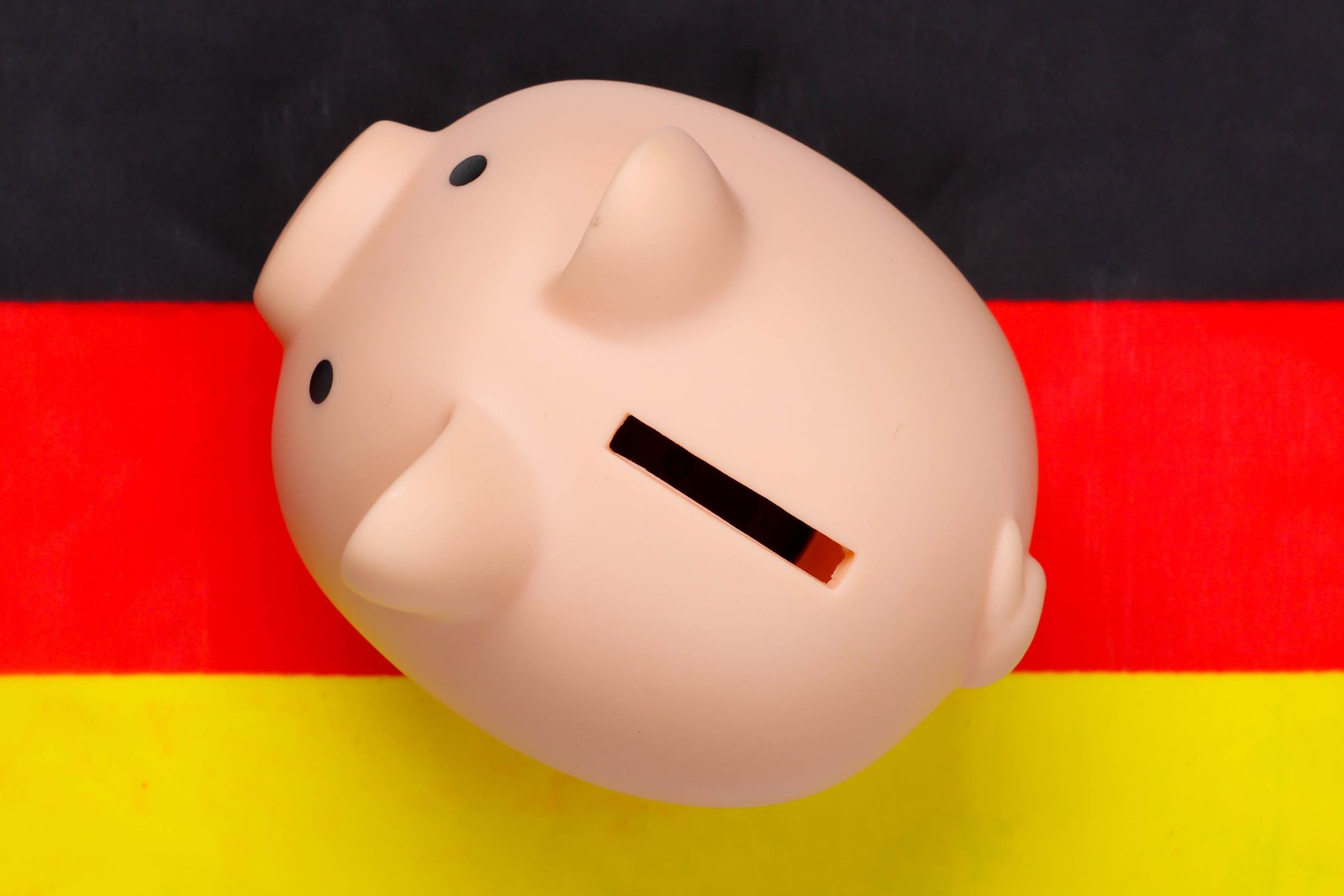 The well-known German bank offers crypto certificates for savings plans