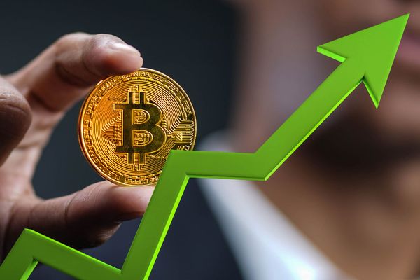 Bitcoin could reach more than $ 300K as early as 2025, experts say
